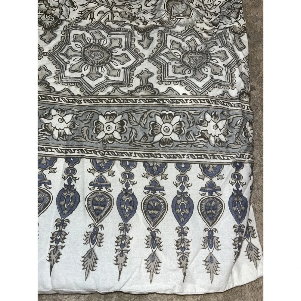 One Pottery Barn‎ Gray/White Standard Pillow Sham